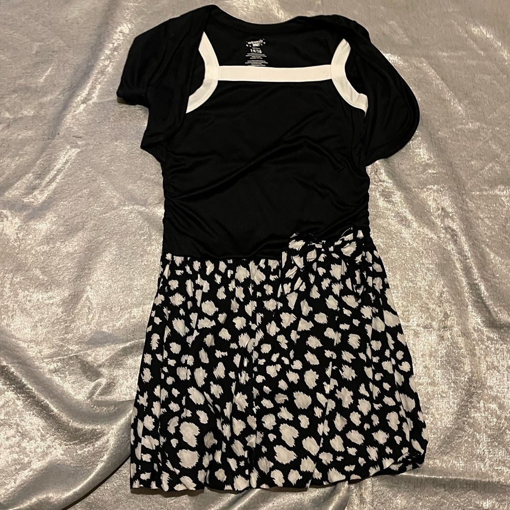 Black and white dress with crop top overlay size 14/16